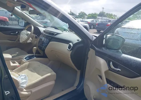 2015 Nissan Rogue Sv z USA, uszkodzony, nr VIN 5N1AT2MV8FC926694